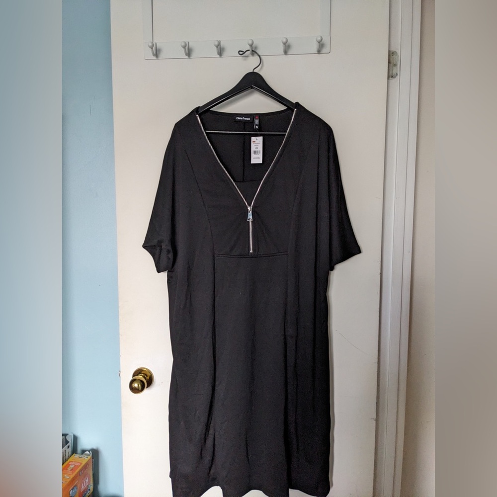 Black Dress with Zipper Detail